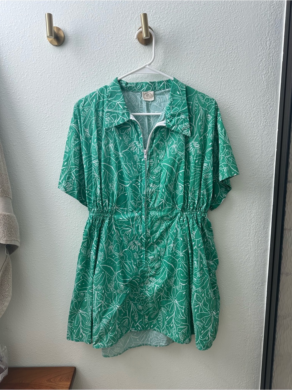 Green Floral Print Short Dress - Picture 3 of 4